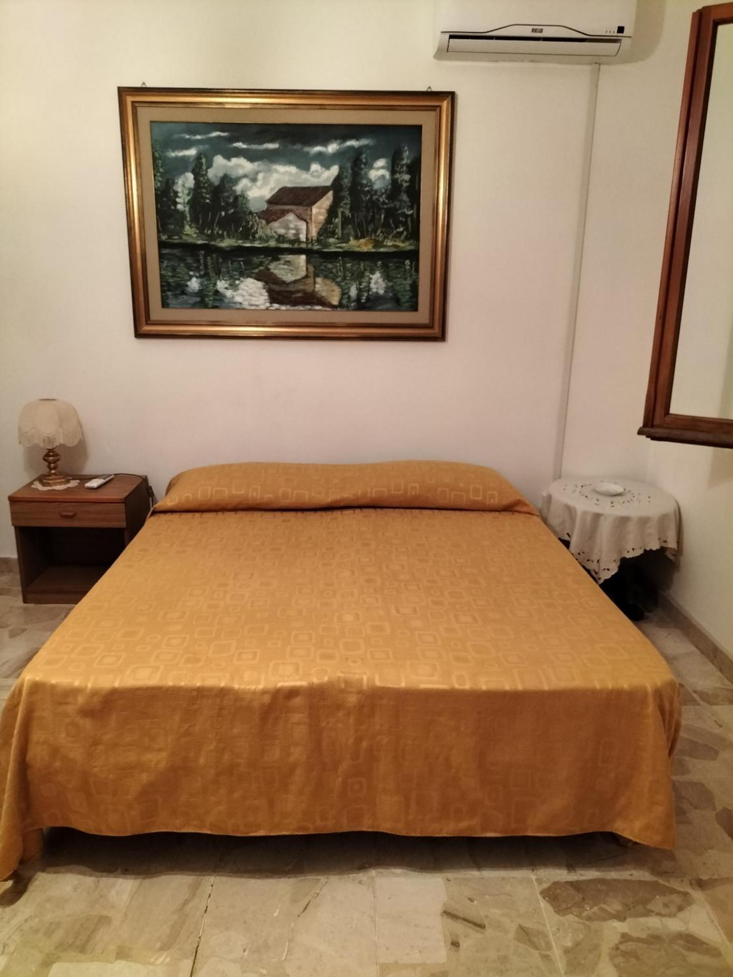 B&B Anna Piscinas Quarto foto